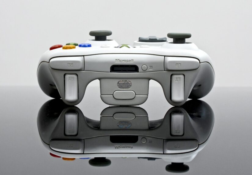 technology-game-controller-reflection-vehicle-gadget-1036437-pxhere.com